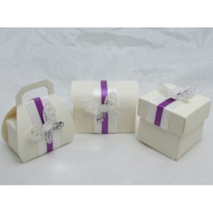3 butterfly favour boxes 560