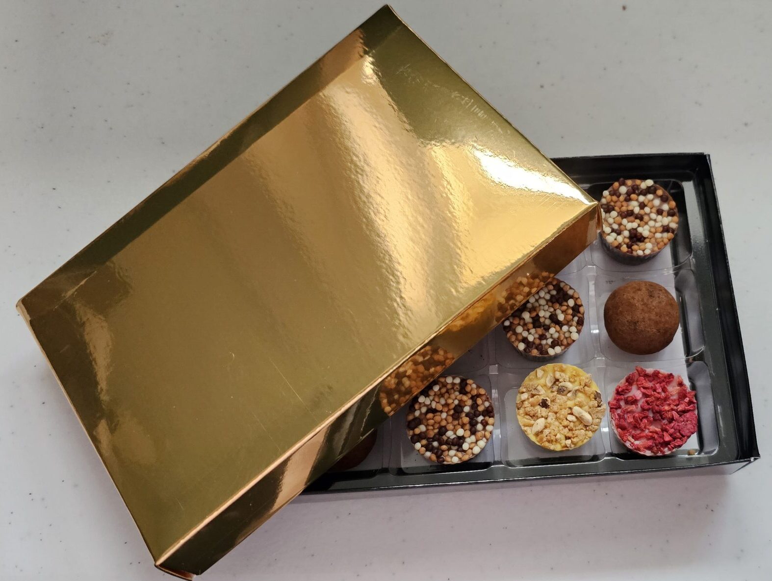 Superb Luxury, 12 Swiss Chocolate Truffles Elegant Gold and Black Gift Box - Image 3