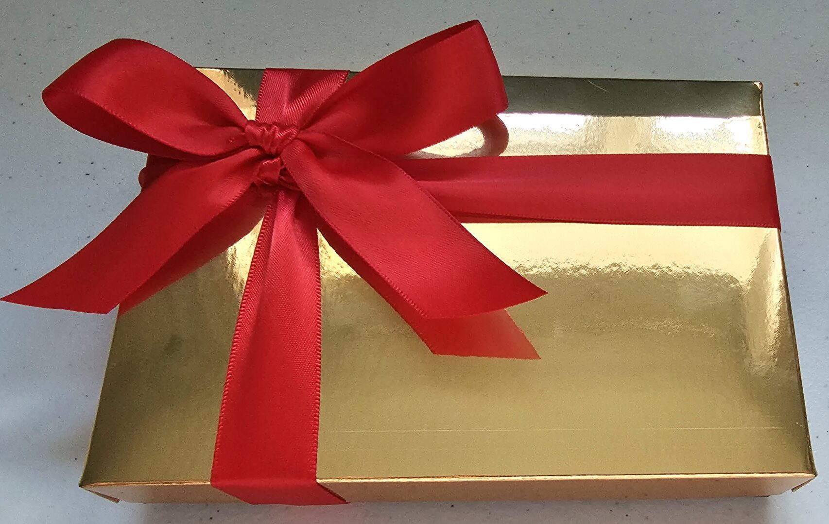 Superb Luxury, 12 Swiss Chocolate Truffles Elegant Gold and Black Gift Box